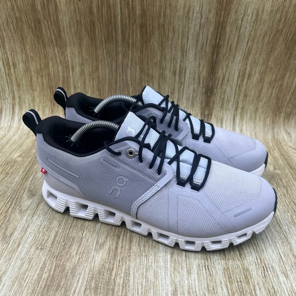 On Cloud 5 Waterproof Sneakers Women's Size 8 Grey Black Athletic 19.99986